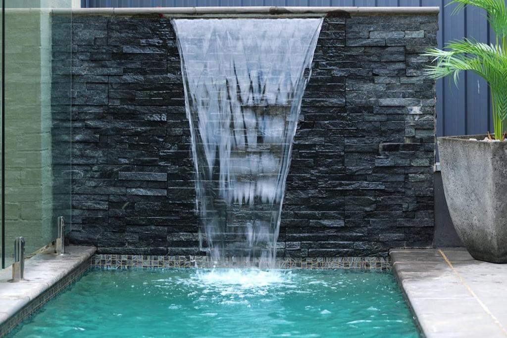 Newtown Vibes With Pool & Parking Ferienhaus Sydney